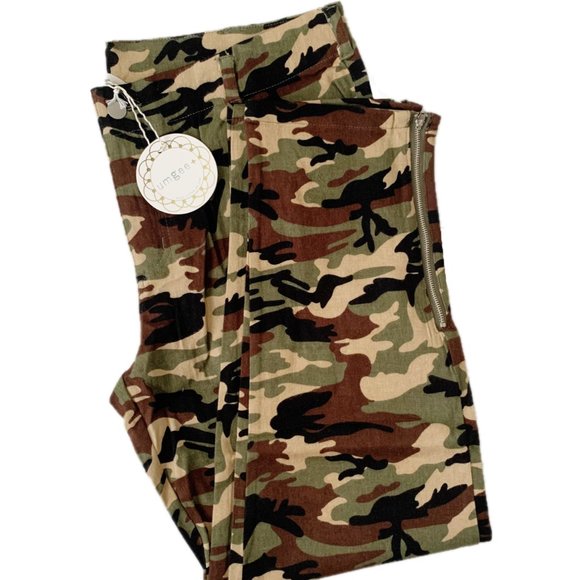 Camo Skinny Pants with Ankle Zippers - Picture 5 of 5